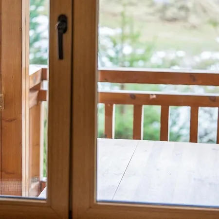 Host2u Mountain 2 Bedrooms - Fireplace * Bansko