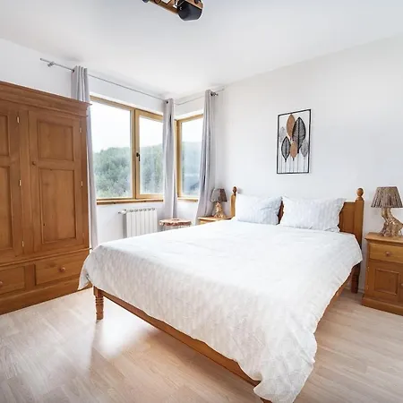 Host2u Mountain 2 Bedrooms - Fireplace Bansko