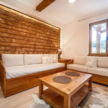 Host2u Mountain 2 Bedrooms - Fireplace アパート バンスコ